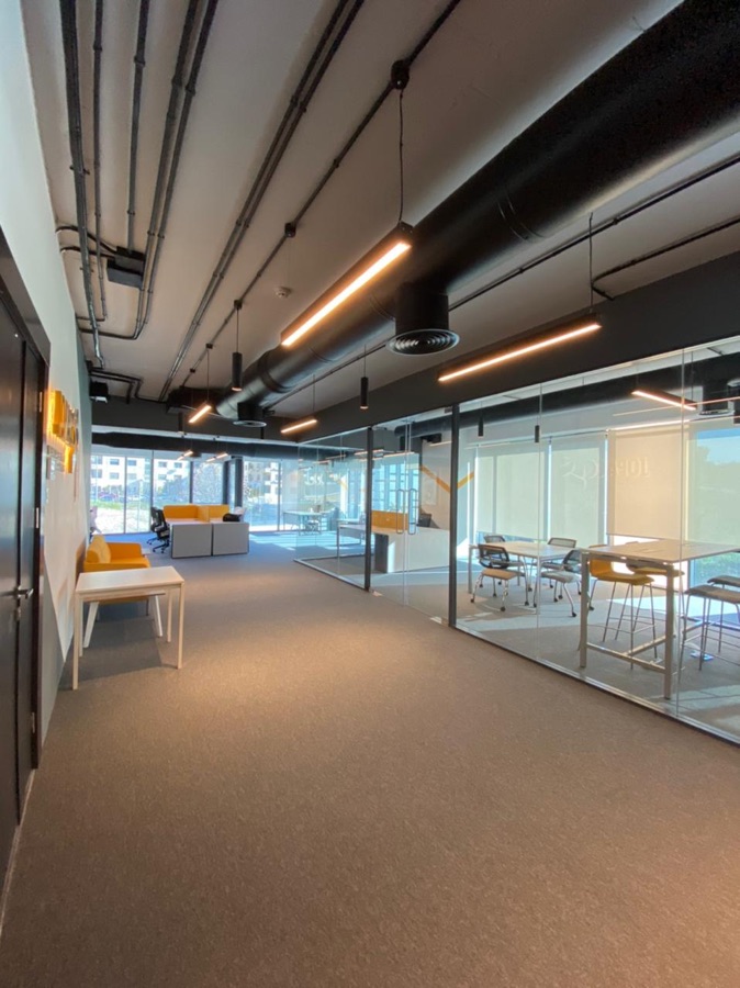 Quartz - Single Central Glazed - Apton Partitioning