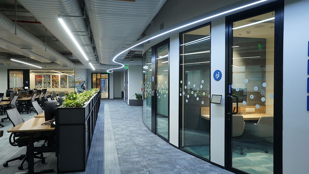 MK2 - Aluminium framed double glazed acoustic door - Apton Partitioning